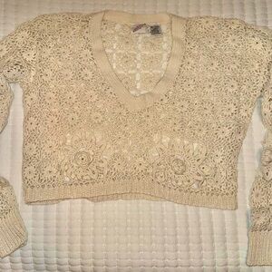 Unique 70s Vintage Cream Crochet Floral Crop Top Sweater